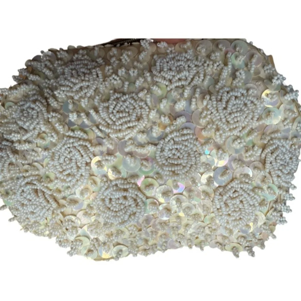 Vintage Elegant Cream Beaded and Sequined Evening Bag made in Hong Kong - Picture 8 of 8